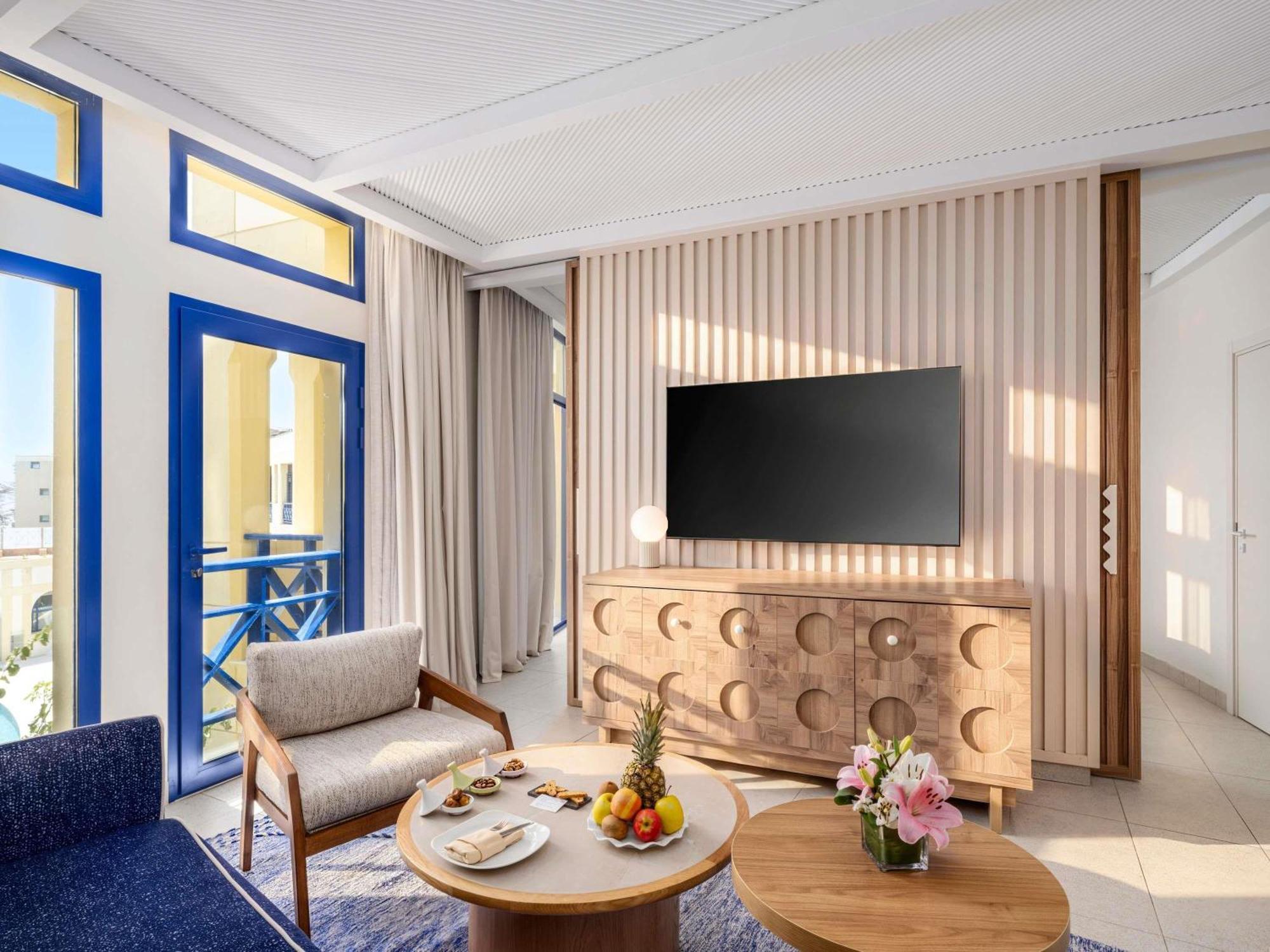 Executive-suite med swimmingpool-udsigt